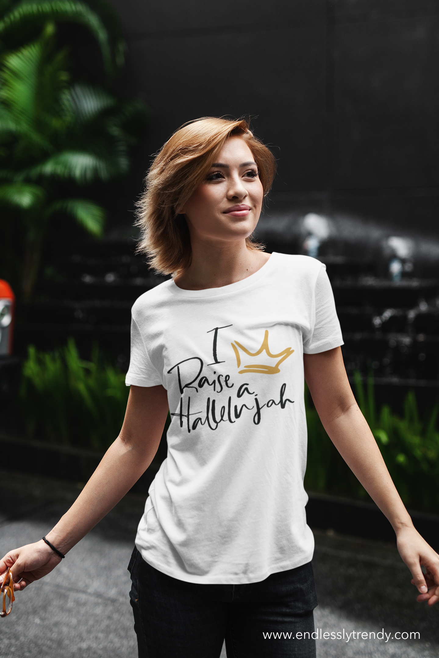 I Raise a Hallelujah Tee - Endlessly Trendy Boutique